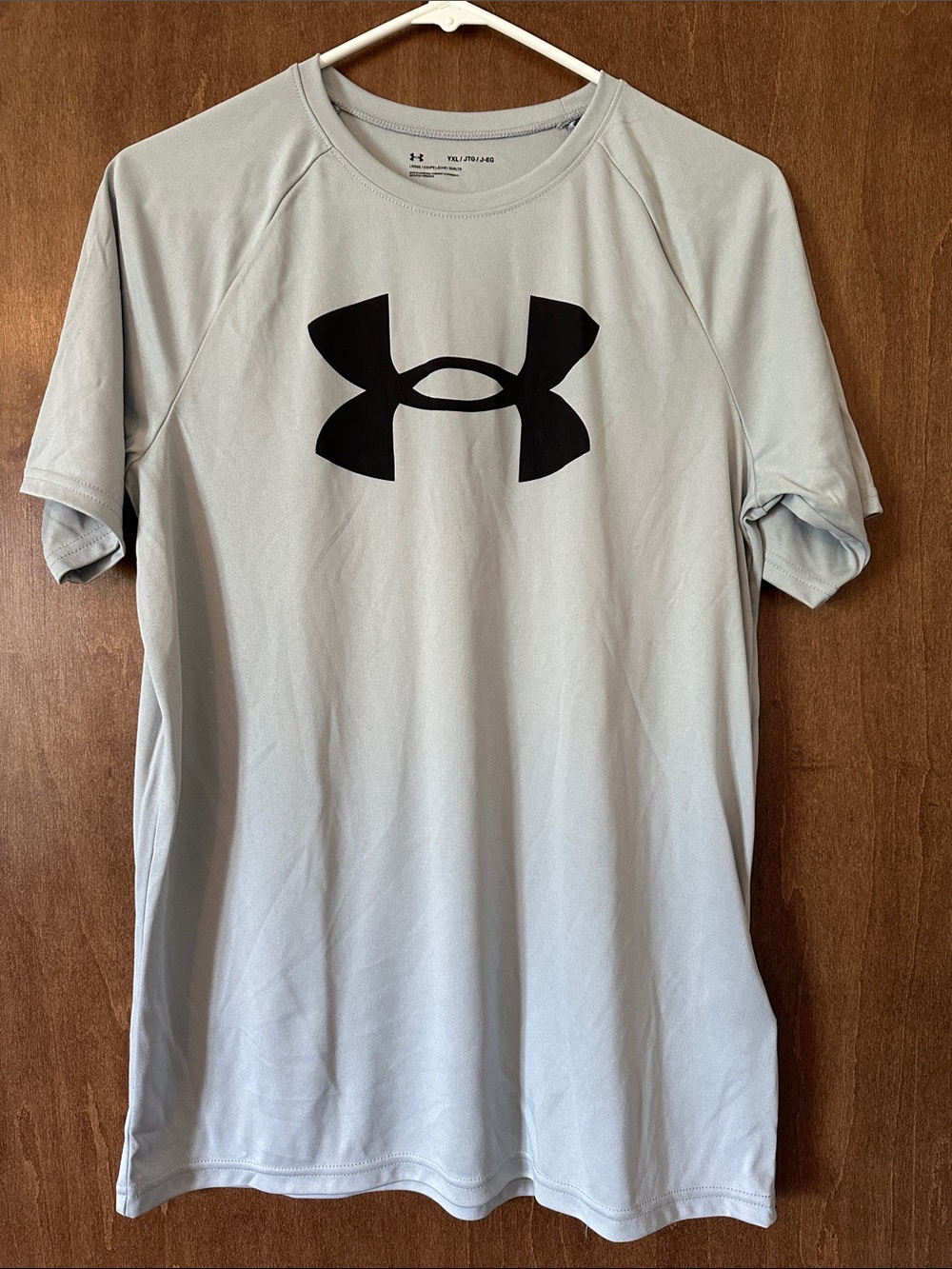 NWT Under Armour Light Gray Crewneck Tee with Black Logo